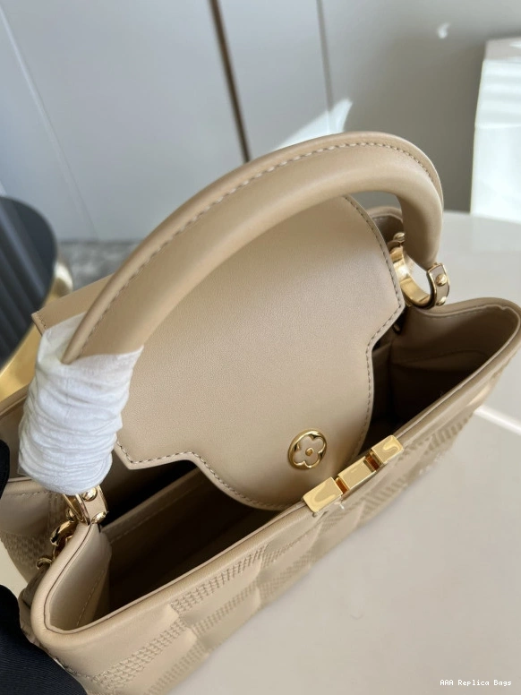 Aaa replica ru LOUIS CAPUCINES VUITTON MM 0717